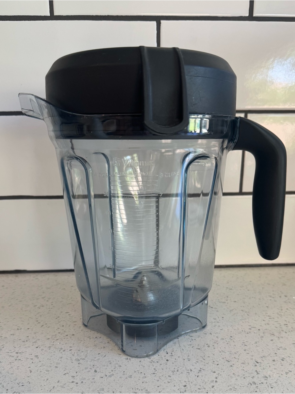 Vitamix Low-Profile 64-Ounce Container | Black Lid & Handle | EUC